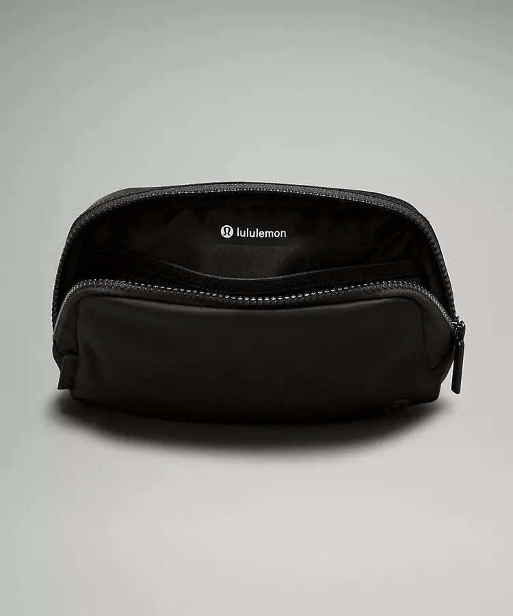 Lululemon Everywhere Belt Bag